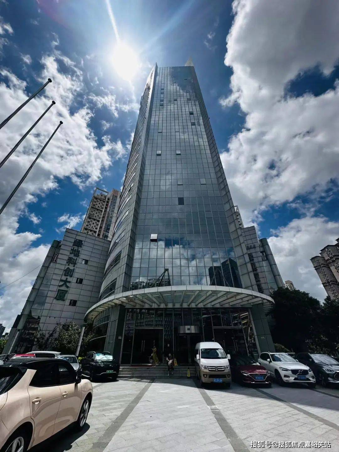 心 - 环境户型价格地址楼盘详情配套电话交房时间配套电话交房时间PG电子麻将胡了模拟器苏河云峰(售楼处)网站 - 苏河云峰销售中(图2)