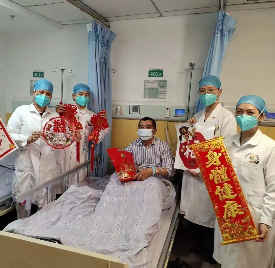 夜东莞医护人员站岗守安康！PG麻将胡了免费模拟器除夕(图19)